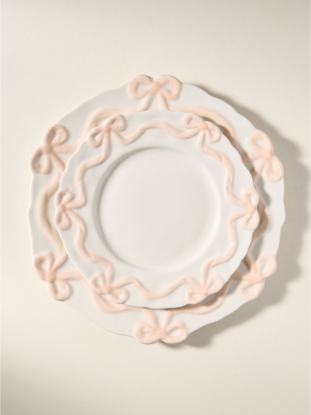 Anthropologie Benedita Bow Stoneware Side Plates | Set of 4 | Pink | NIB - Picture 3 of 5